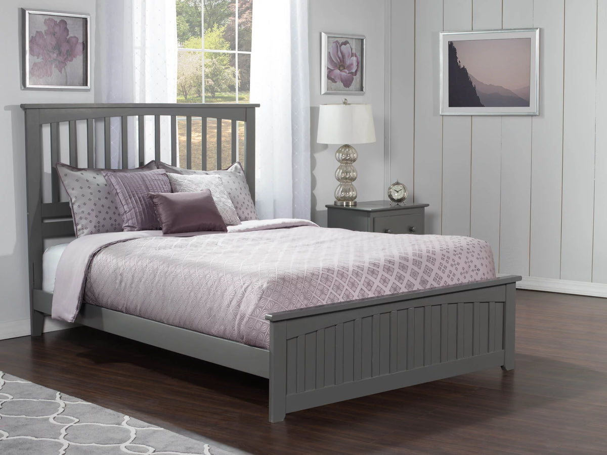 Queen Wood Platform Bed with Slatted Headboard and Footboard J4494