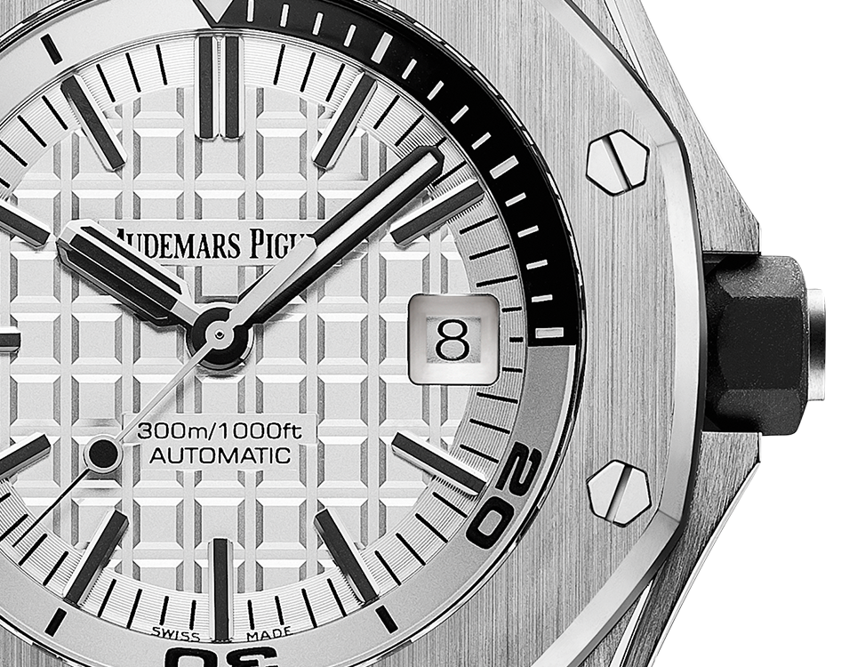 42mm Siver-Toned Dial I3644