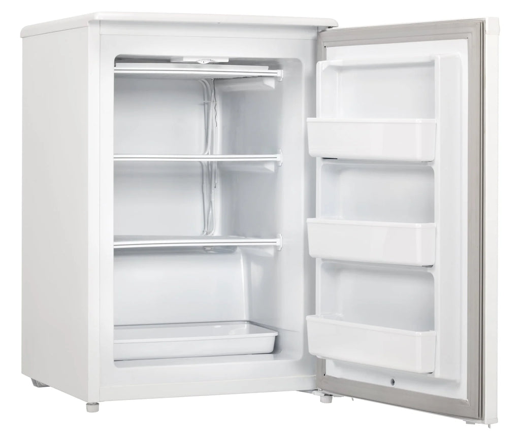 White 4.3 Cu. ft. Upright Freezer X693