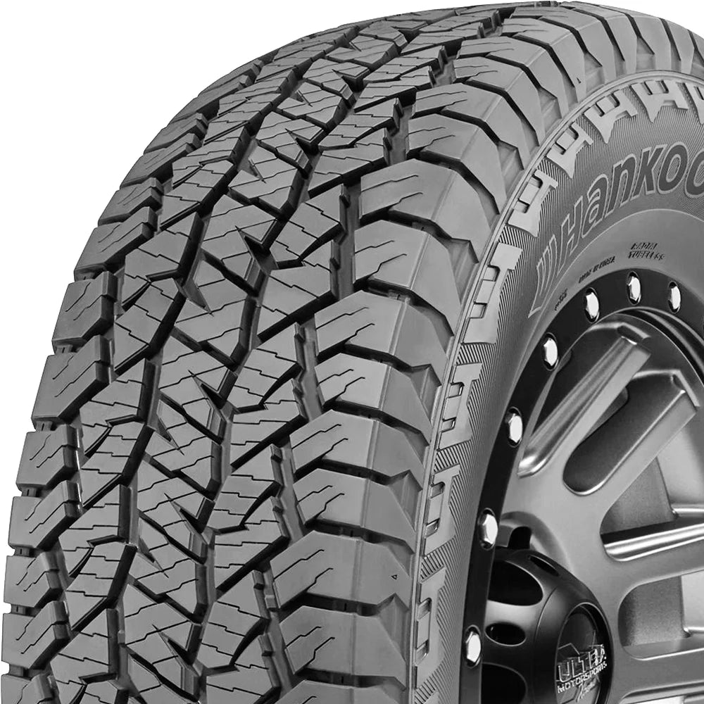 255/70R18 113T Tire V15689
