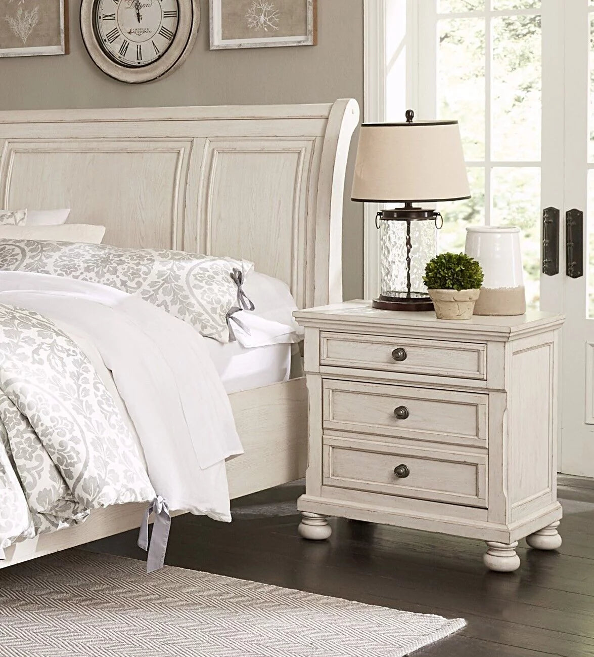 King Platform Bed and 2 Nightstands 3pc Bedroom Set L8144