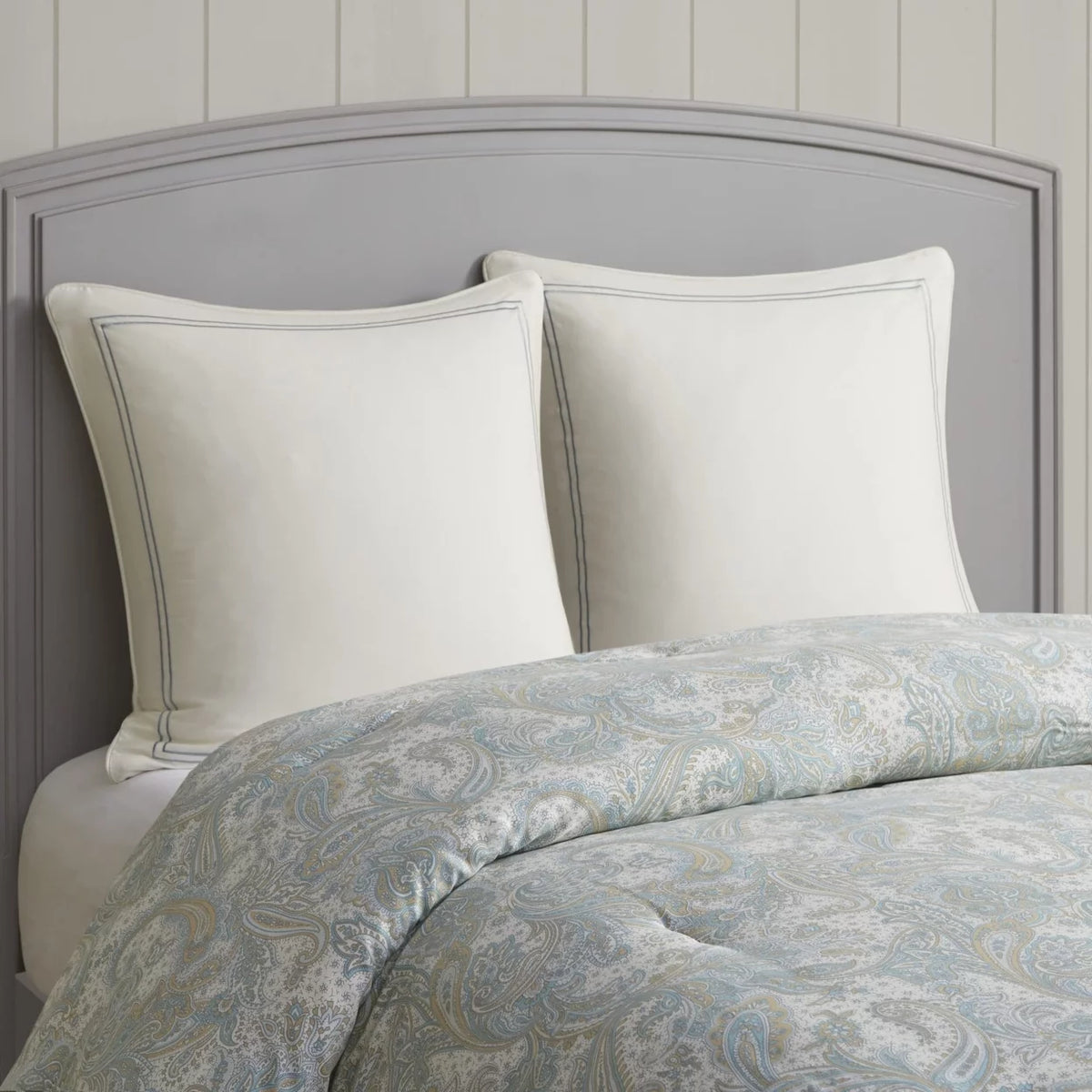 Ivory Paisley Euro Sham Q555
